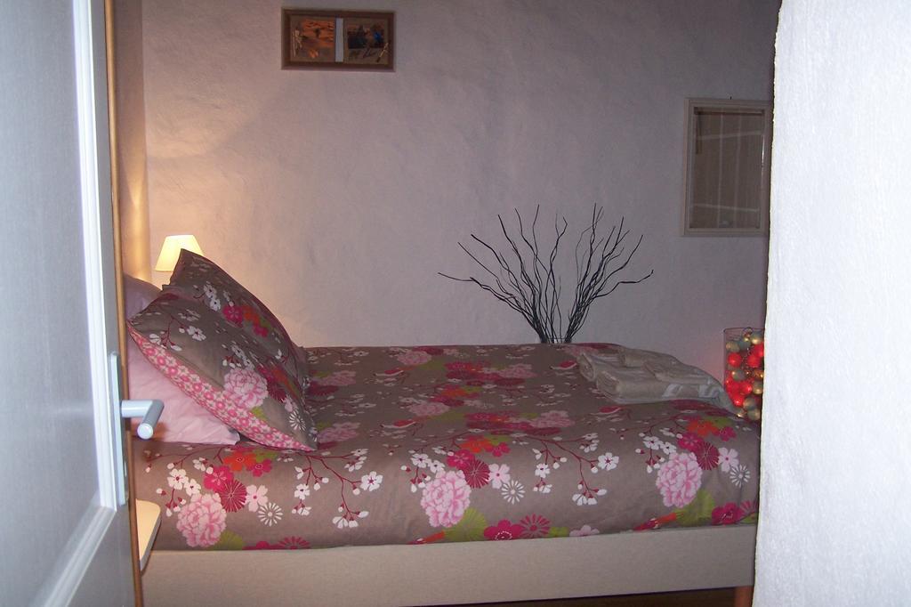 Salomony Chambre D'Hotes Marcols-les-Eaux Habitación foto