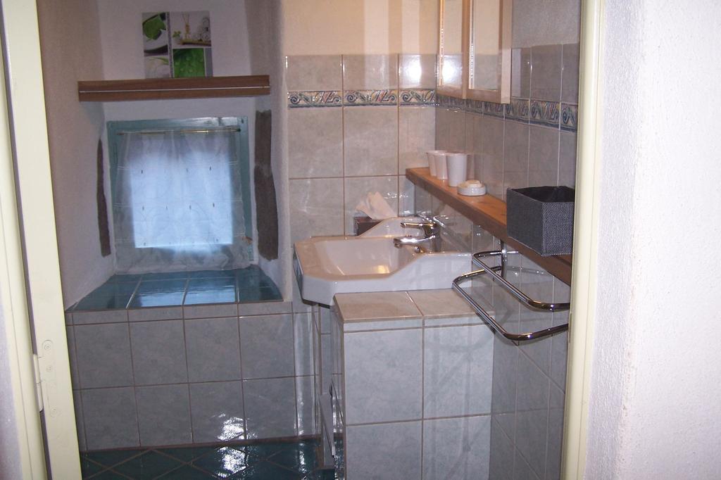 Salomony Chambre D'Hotes Marcols-les-Eaux Habitación foto