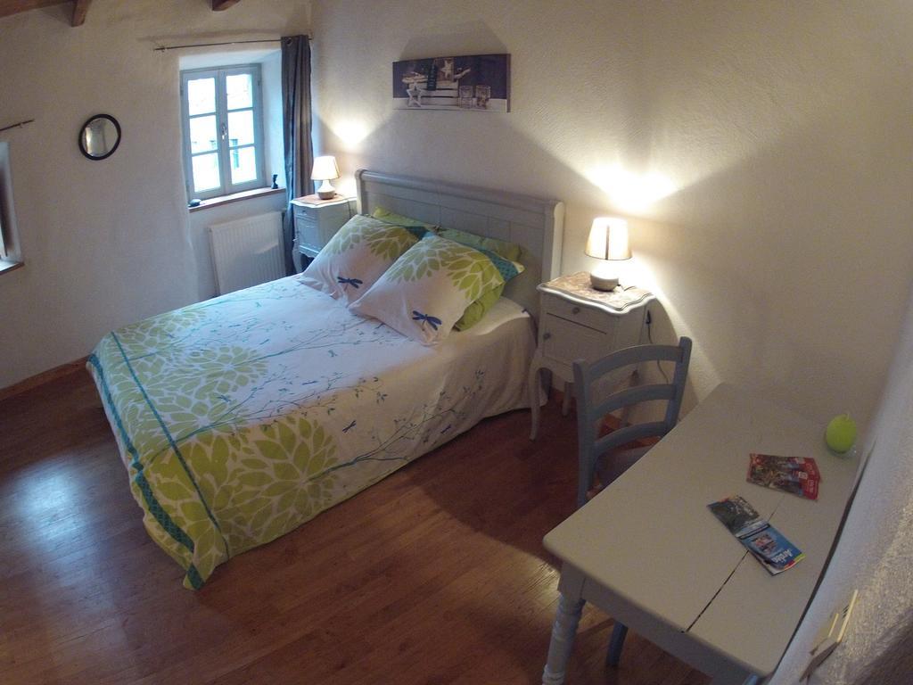 Salomony Chambre D'Hotes Marcols-les-Eaux Habitación foto