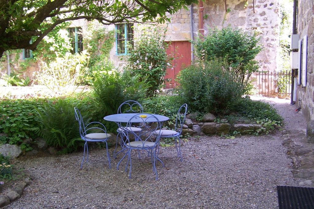 Salomony Chambre D'Hotes Marcols-les-Eaux Exterior foto